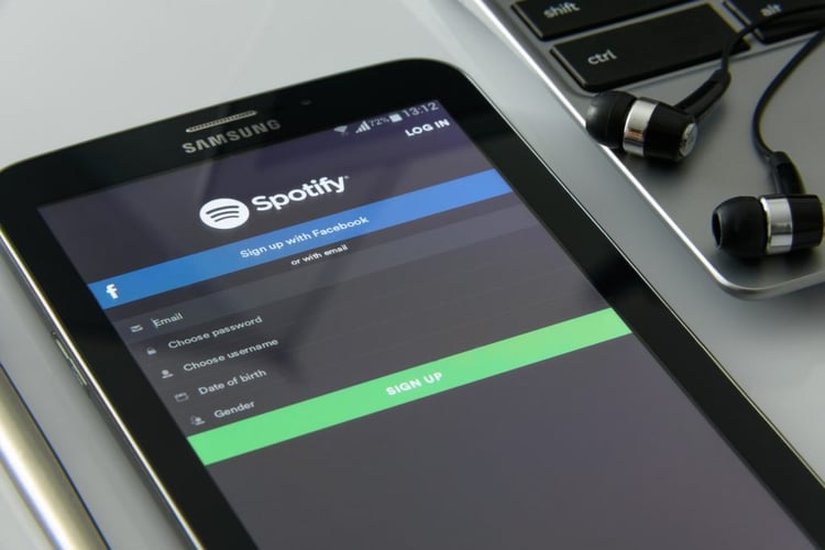 Centrico Digital_Blog_1024x683px_General Blogs_Image Spotify_music-on-your-smartphone