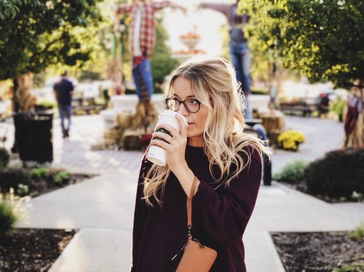 Centrico Digital_Blog_1024x768px_General Blogs_Big Data_Image_Woman drinking Starbucks Coffee